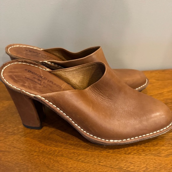 Donald J. Pliner Tan Leather Mules - Picture 2 of 10